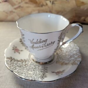 Charming White and Gold Tea Cup and Saucer Set(T9)